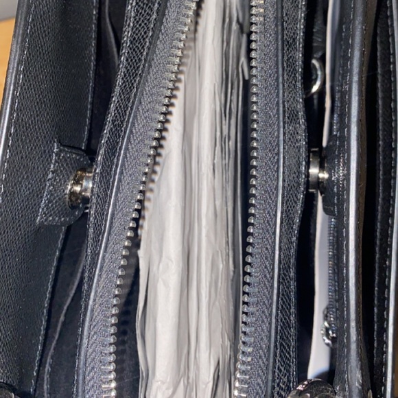 COACH black purse (like new) medium size - Picture 8 of 14